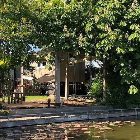 Gezellige Pipo Met Grote Schommel Aan Het Water En Hottub *