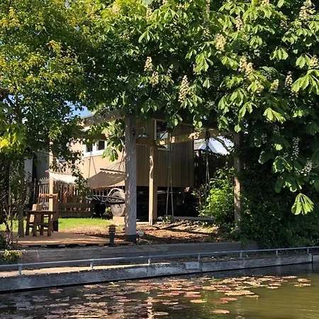 Gezellige Pipo Met Grote Schommel Aan Het Water En Hottub 別荘 メーデムブリク