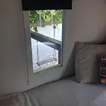 Gezellige Pipo Met Grote Schommel Aan Het Water En Hottub