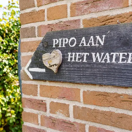 Hébergement de vacances Gezellige Pipo Met Grote Schommel Aan Het Water En Hottub *